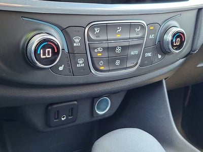 2022 Chevrolet Traverse LT Cloth
