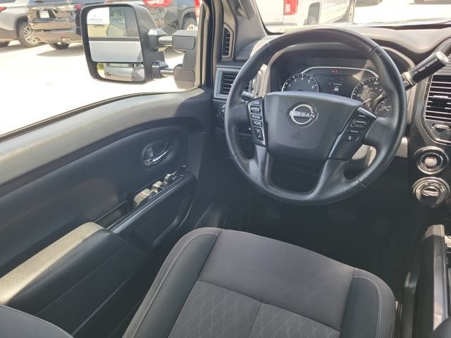 2023 Nissan Titan SV