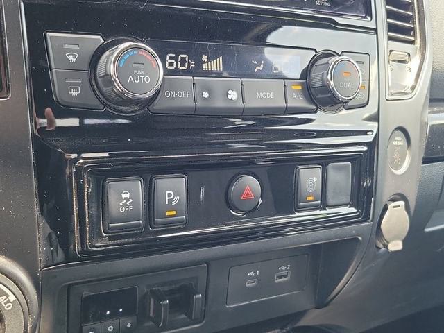 2023 Nissan Titan SV