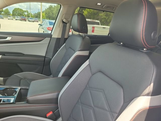2024 Volkswagen Atlas 2.0T Peak Edition SEL