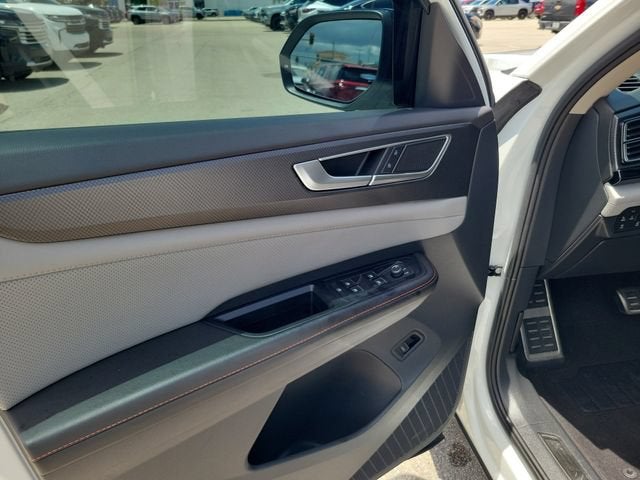 2024 Volkswagen Atlas 2.0T Peak Edition SEL