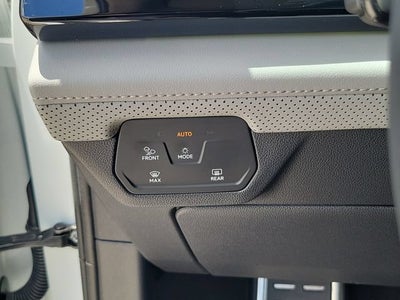 2024 Volkswagen Atlas 2.0T Peak Edition SEL