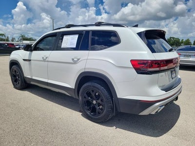 2024 Volkswagen Atlas 2.0T Peak Edition SEL