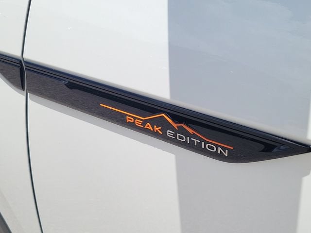 2024 Volkswagen Atlas 2.0T Peak Edition SEL