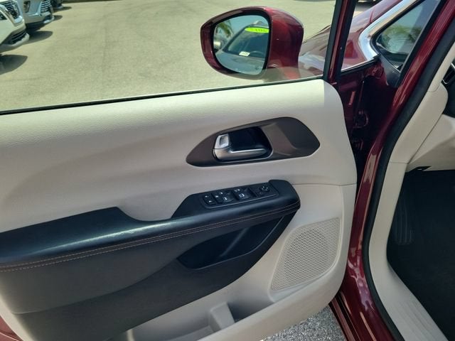 2020 Chrysler Pacifica Touring