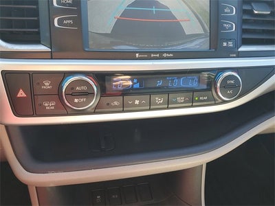 2019 Toyota Highlander SE