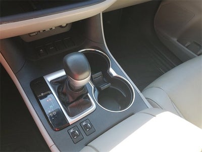 2019 Toyota Highlander SE