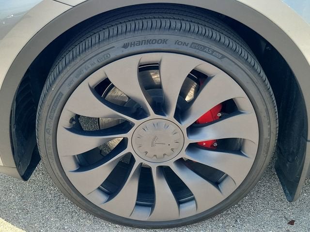 2024 Tesla Model Y Performance