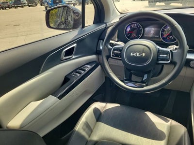 2023 Kia Carnival LX