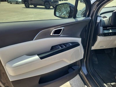 2023 Kia Carnival LX