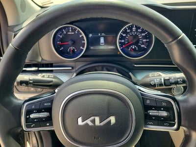 2023 Kia Carnival LX