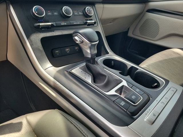 2023 Kia Carnival LX