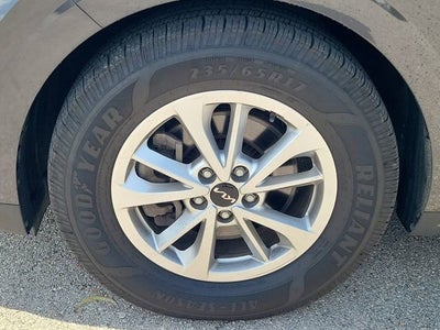 2023 Kia Carnival LX