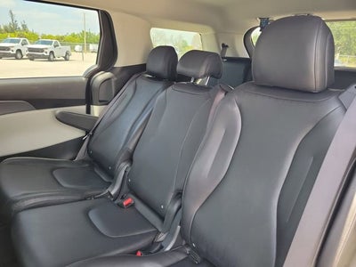 2023 Kia Carnival LX