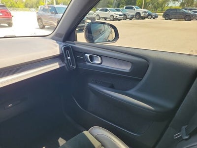 2019 Volvo XC40 Momentum