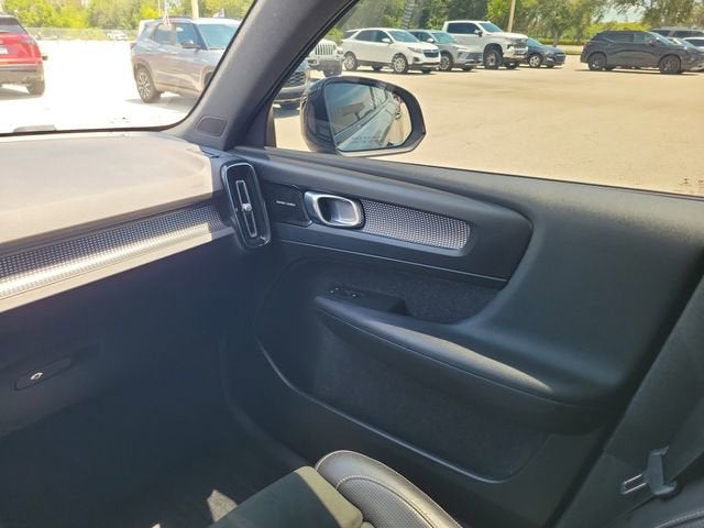 2019 Volvo XC40 Momentum