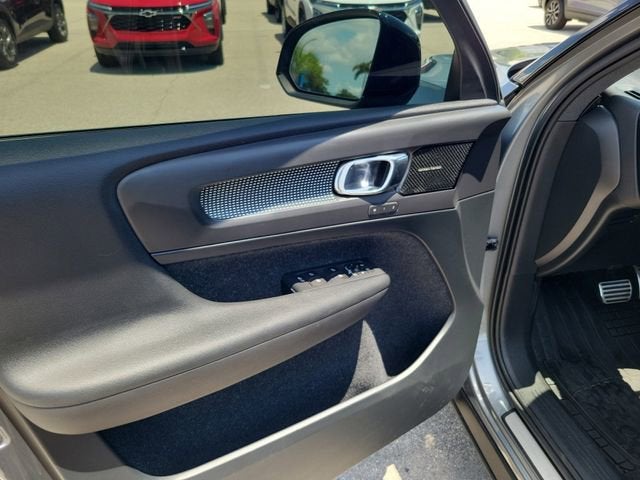 2019 Volvo XC40 Momentum