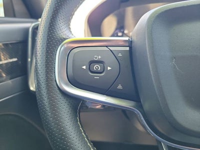 2019 Volvo XC40 Momentum