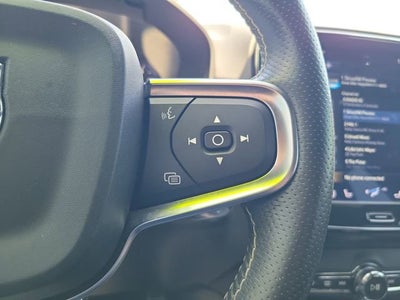 2019 Volvo XC40 Momentum