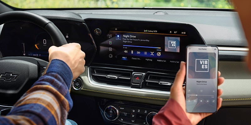 Bluetooth Smartphone Connected to Infotainment System in the 2025 Chevy Trailblazer